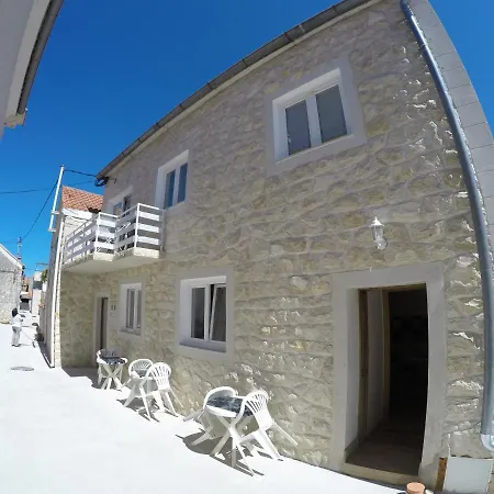 Peach Apartment's Repic Apartment Bibinje