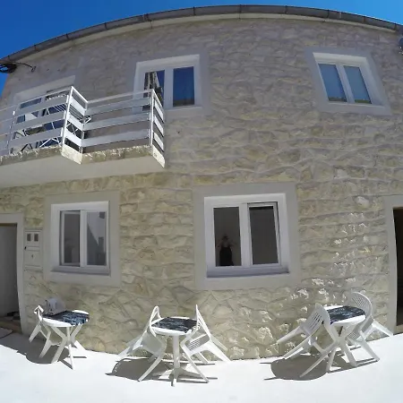 Peach Apartment's Repic Apartamento