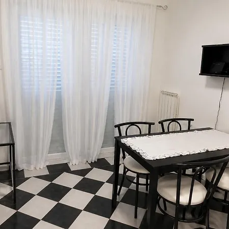 Peach Apartment's Repic Apartment