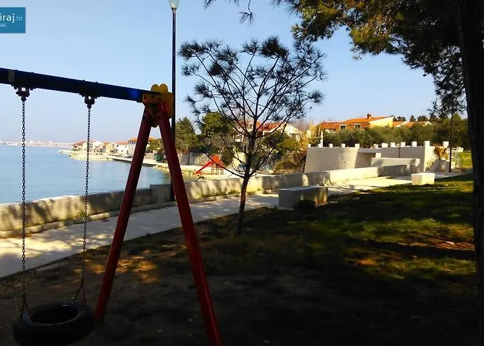 Peach Apartment's Repic *